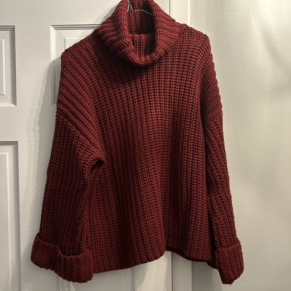 525 Vida Turtleneck Shaker Pullover in Maroon